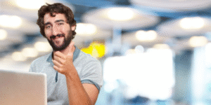 Profissional de sucesso que comprova como a pós-graduação aumenta salário e abre portas.