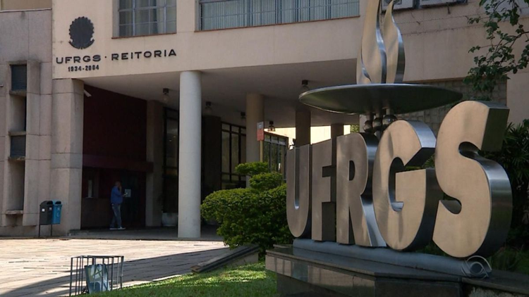 Fachada da Universidade Federal do Rio Grande do Sul, um destino para aprovados no Vestibular UFRGS 2026.